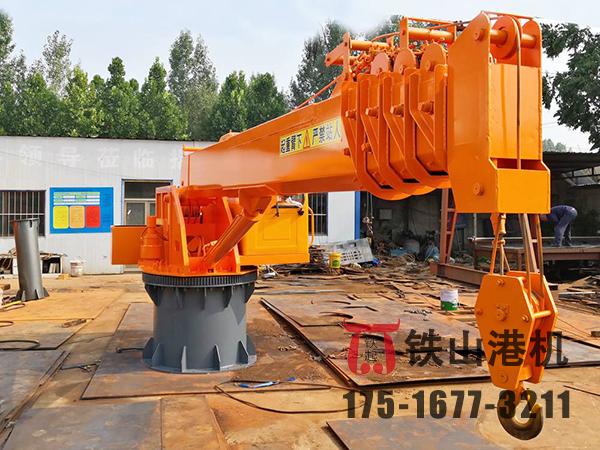 江西新余甲板起重機廠家船用起重機如何進行裝卸貨物？